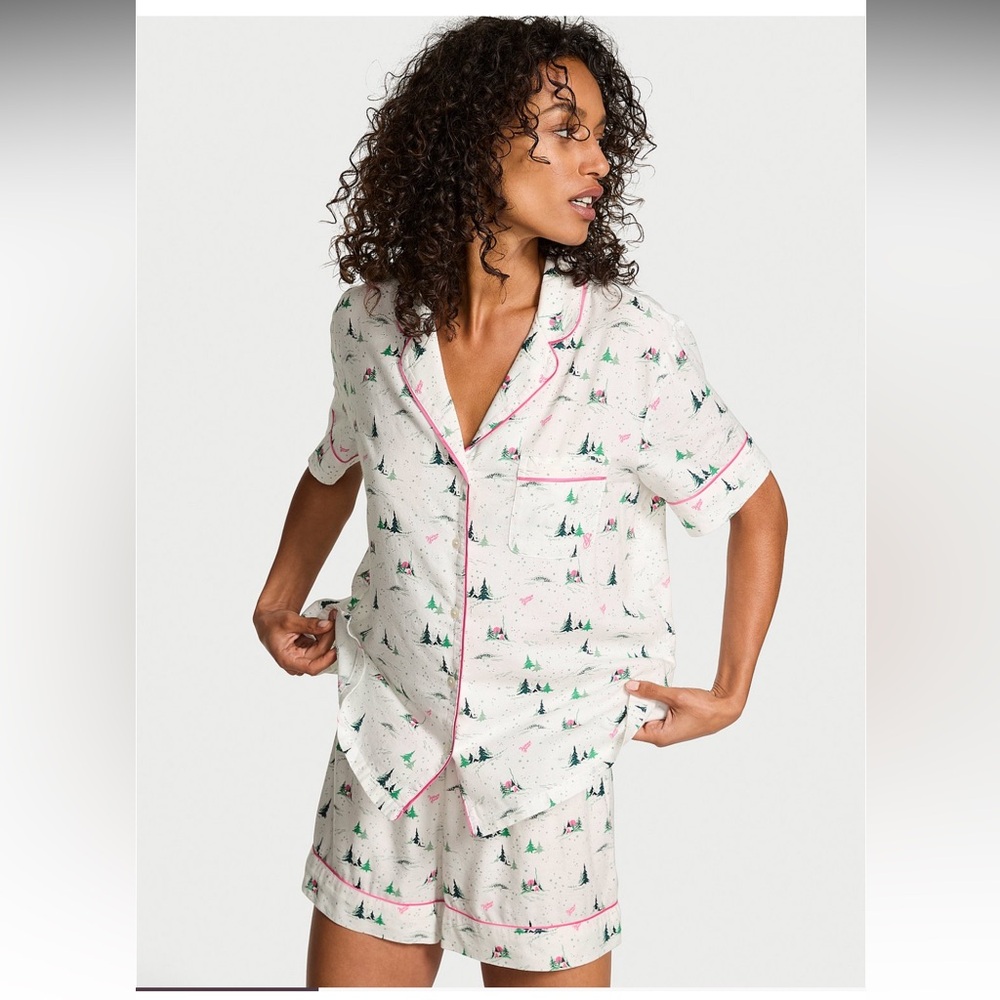 Victoria’s Secret Flannel Short Pajama Set Size M